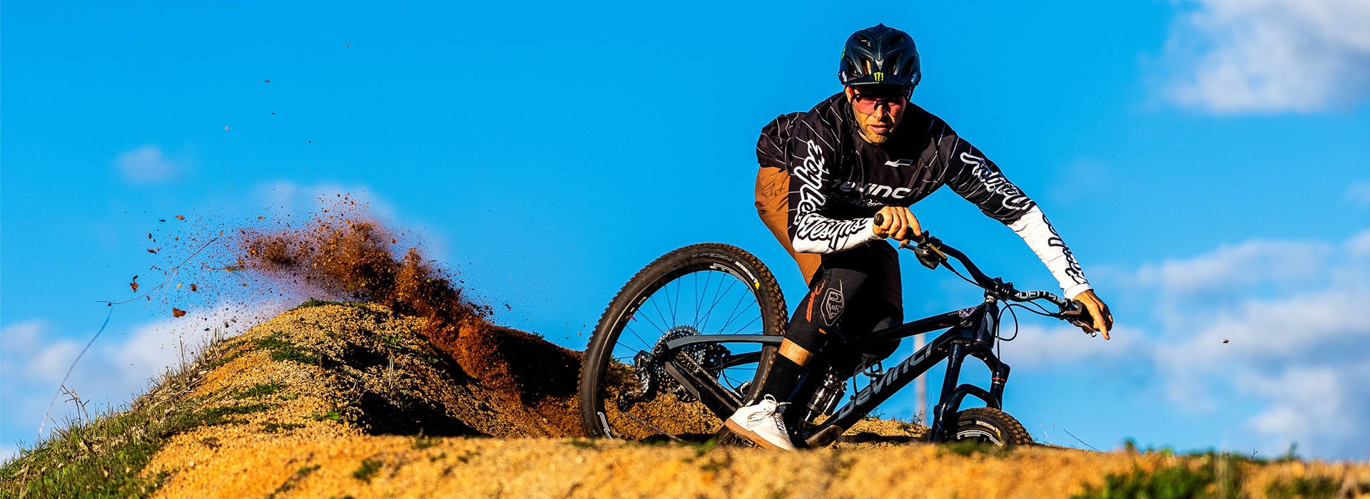 DEITY（ディエティー）