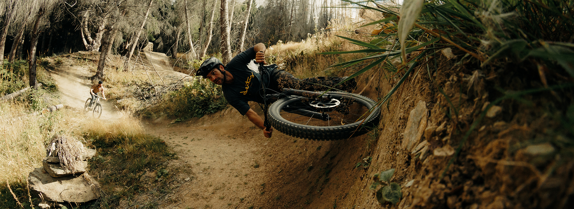 DEITY（ディエティー）