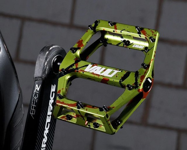 VAULT PEDAL LIQUID CAMO SPECIAL EDITION 発売開始!!｜ミズタニ自転車